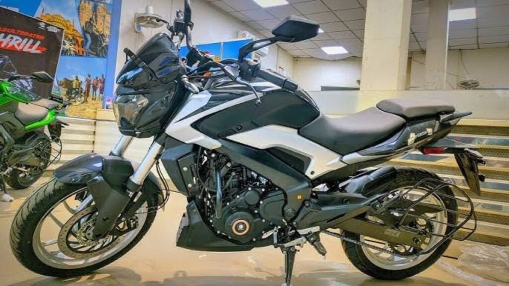 Bajaj Dominar 400 धांसू फीचर्स के साथ खरीदें Bajaj Dominar 400 बाइक, धाकड़ इंजन में सबसे खास