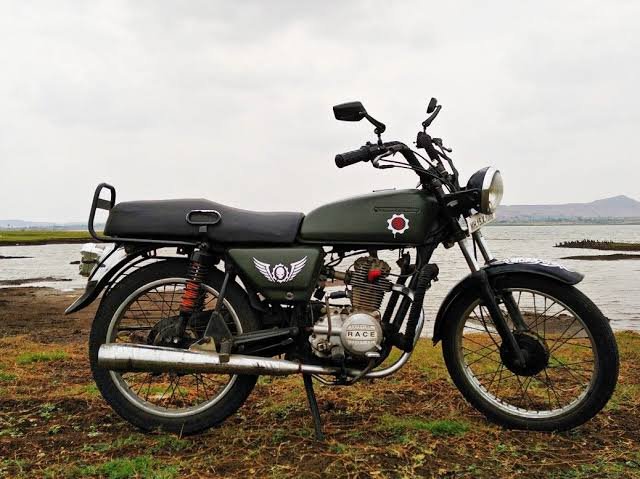 Bajaj 4S Champion Bajaj 4S Champion