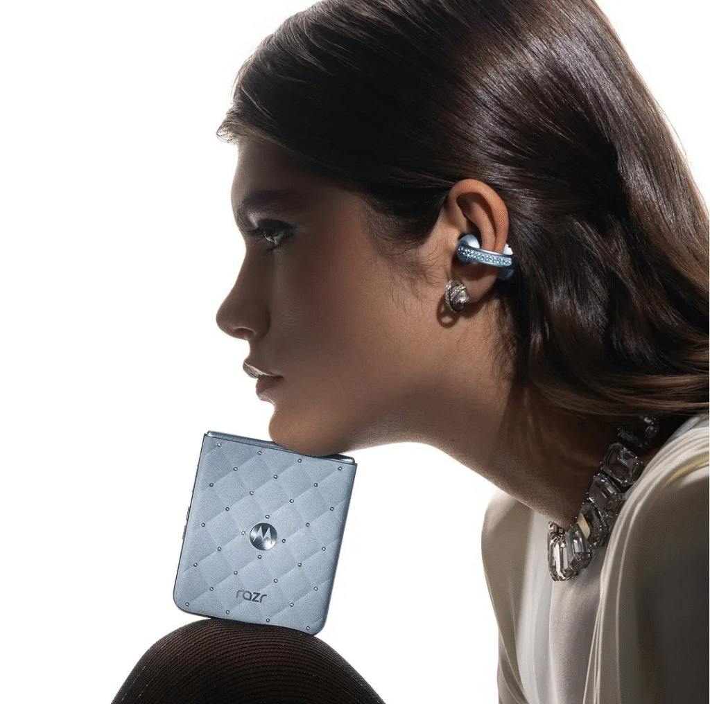 Lenovo Moto Razr 60 Ultra Swarovski Edition Lenovo Moto Razr 60 Ultra Swarovski Edition Launched, with Crystal Inlay Design and Limited Edition Moto Buds