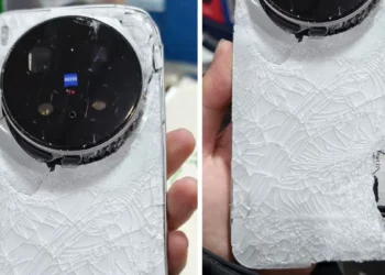 OPPO Find X9 Ultra Vivo X300 Pro Shattered from the Back After Slipping from My Hand